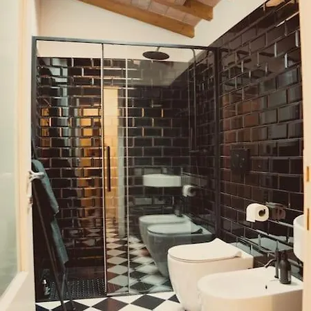 Albinelli's - 10m From Mercato Albinelli Apartment *