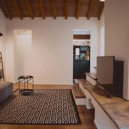 Albinelli's - 10m From Mercato Albinelli Διαμέρισμα